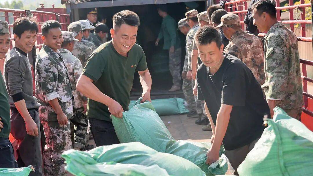 咖啡经中国龙富—越南阿巴寨通道入境不朽情缘首页首单通关！22吨越南(图4)